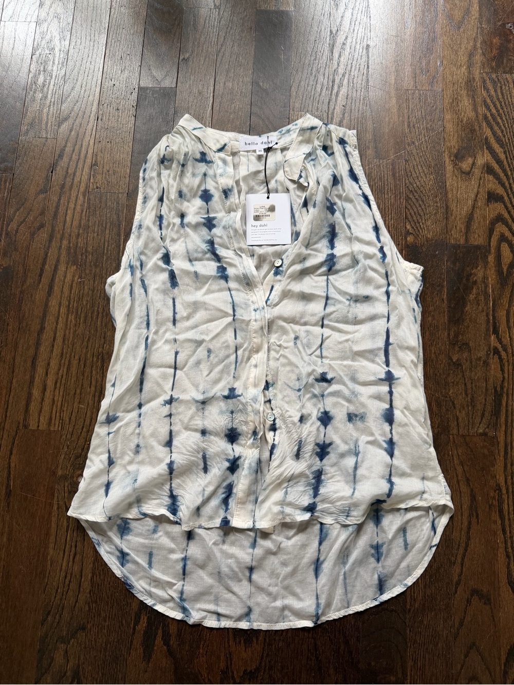 Bella Dahl Cream and Blue Tie-Dye Sleeveless Button-Front Camisole